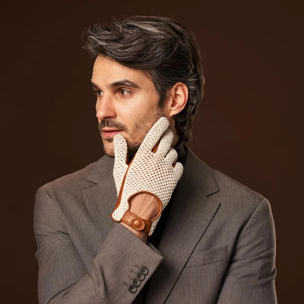 Arturo (cognac) - Hand-sewn Italian crochet driving gloves from lambskin leather