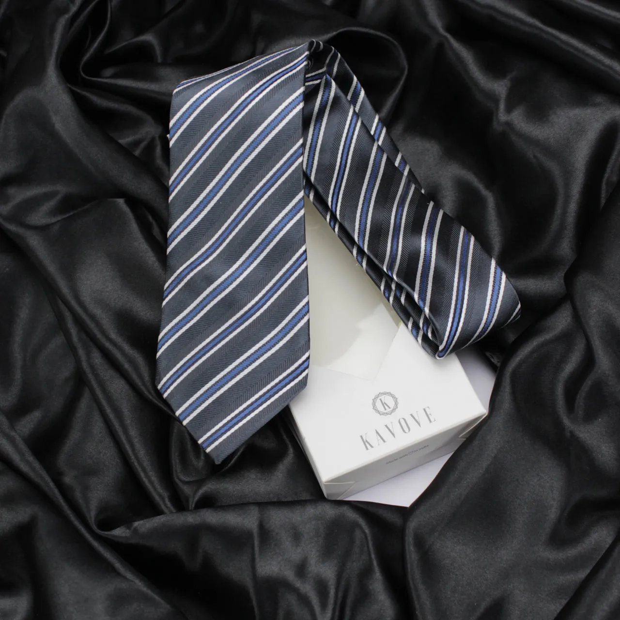 Kovove The Picturesque Striped Black Necktie For Men