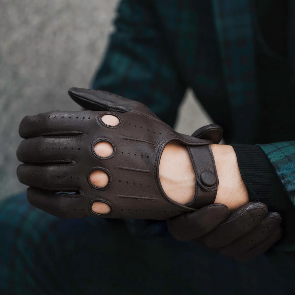 Mario (dark brown) - Italian lambskin leather driving gloves