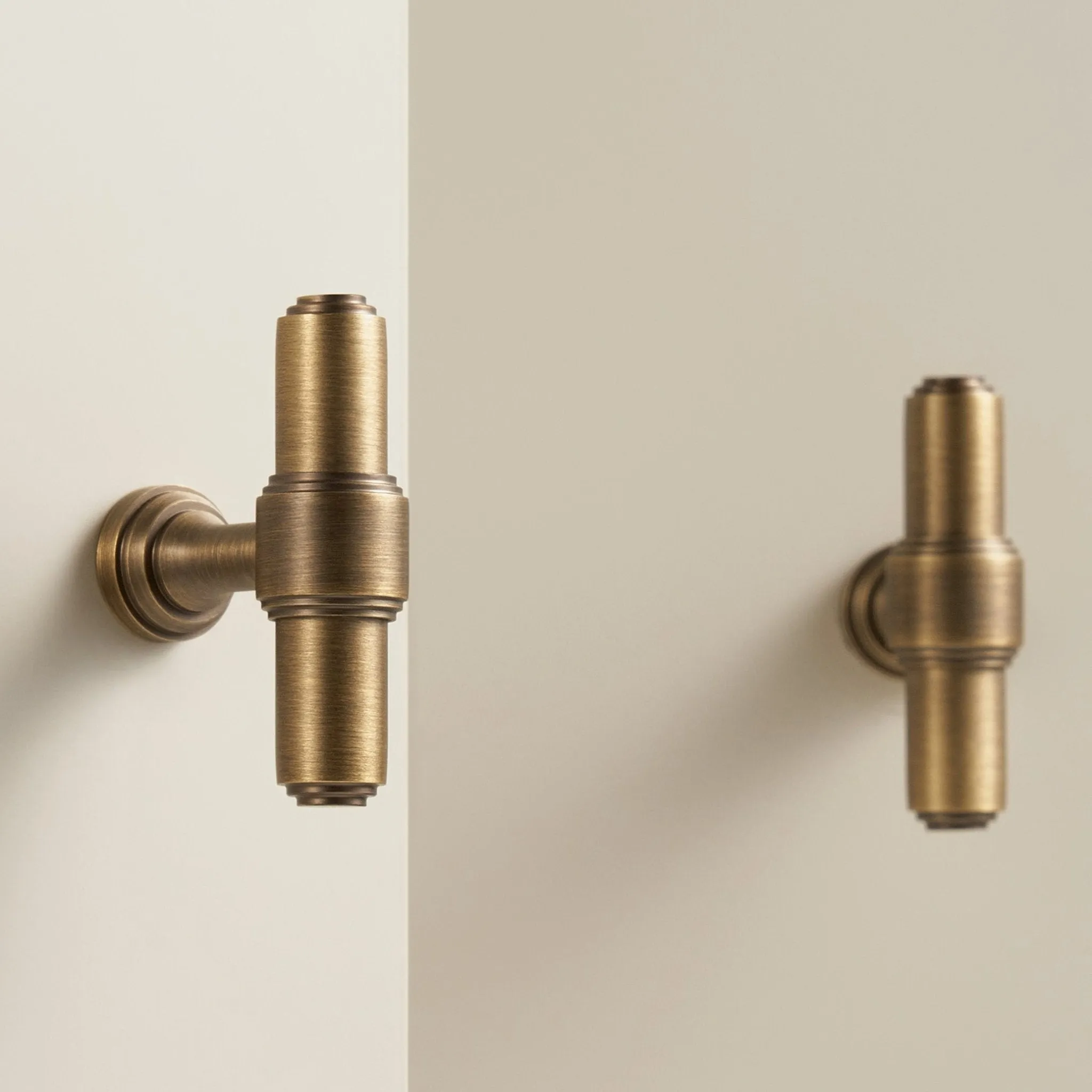 VELA Solid Brass T-Bar